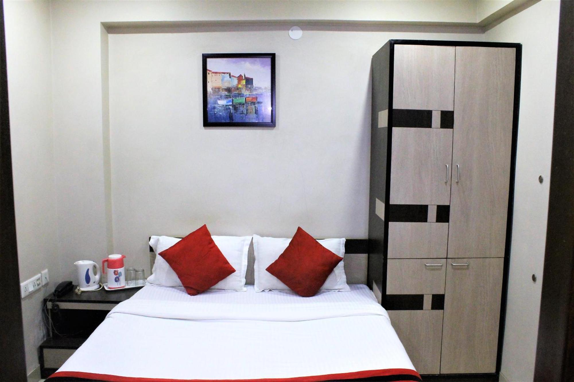 Reliable Inn Kalküta Dış mekan fotoğraf