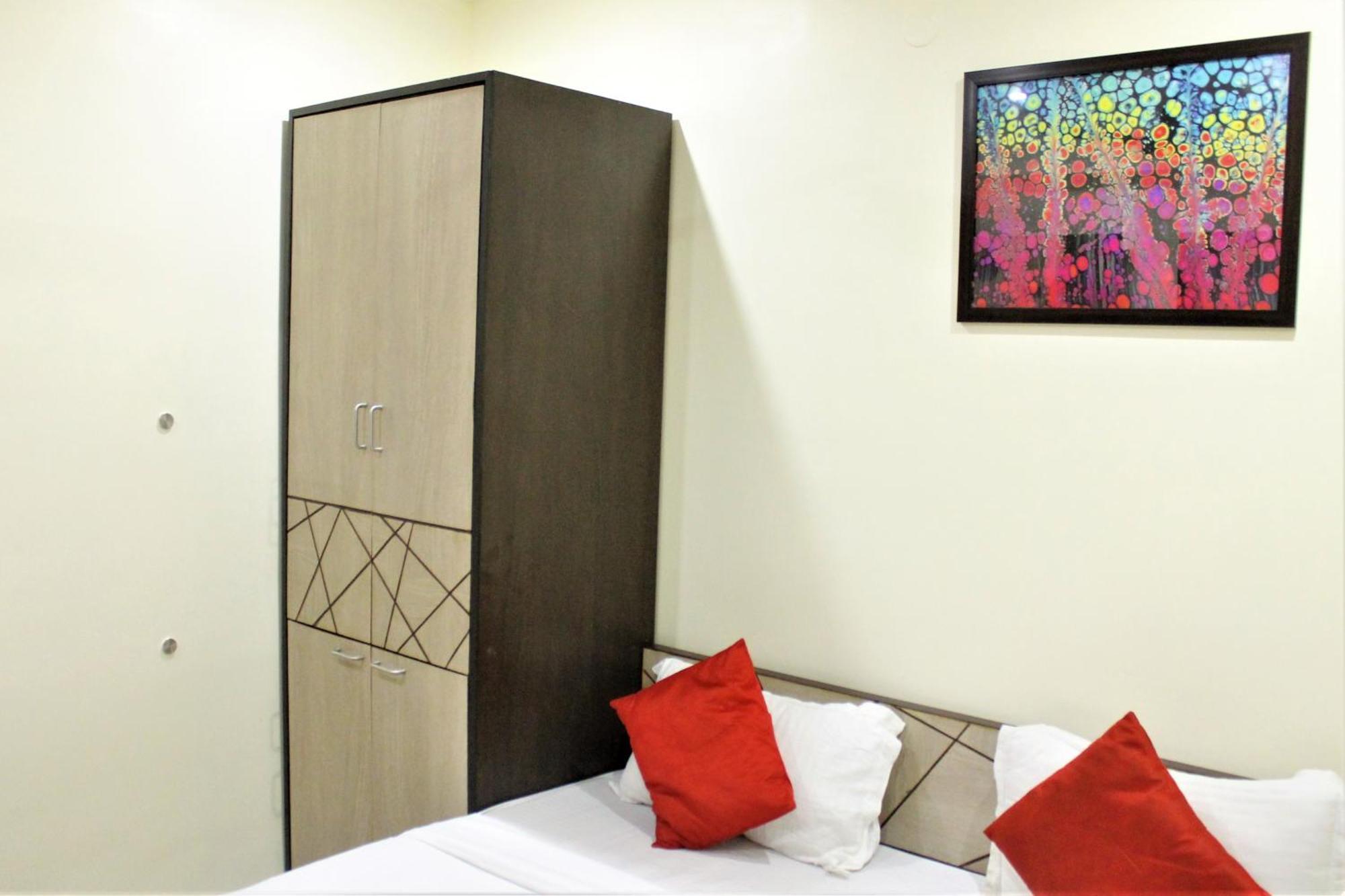 Reliable Inn Kalküta Dış mekan fotoğraf