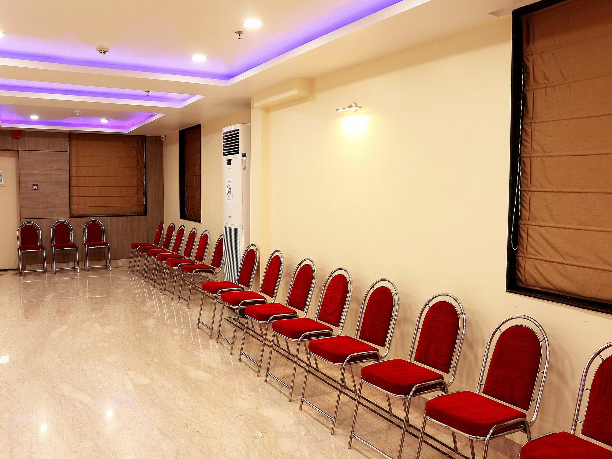 Reliable Inn Kalküta Dış mekan fotoğraf